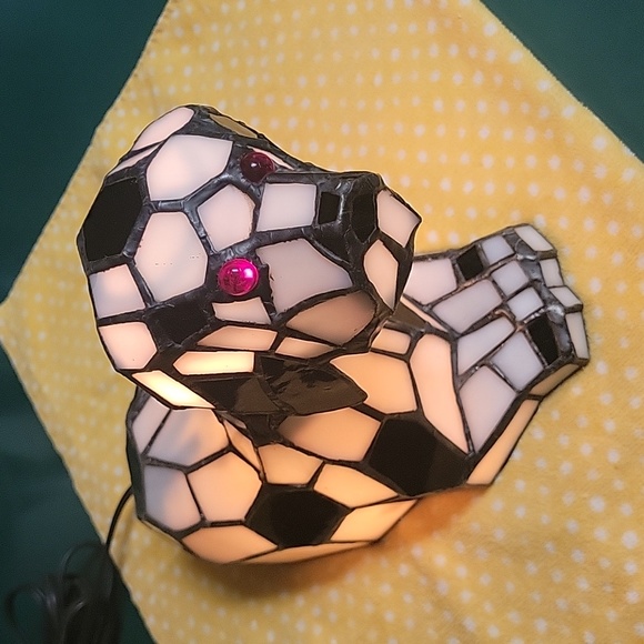 Tiffany style Lamp - Picture 2 of 10